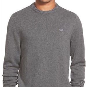 Gray men’s Vineyard Vines sweater